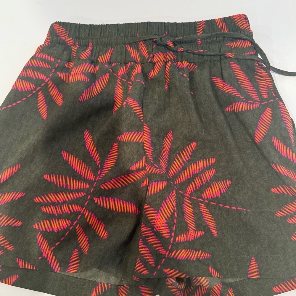 A New Day Tropical Short Set - Picture 3 of 9